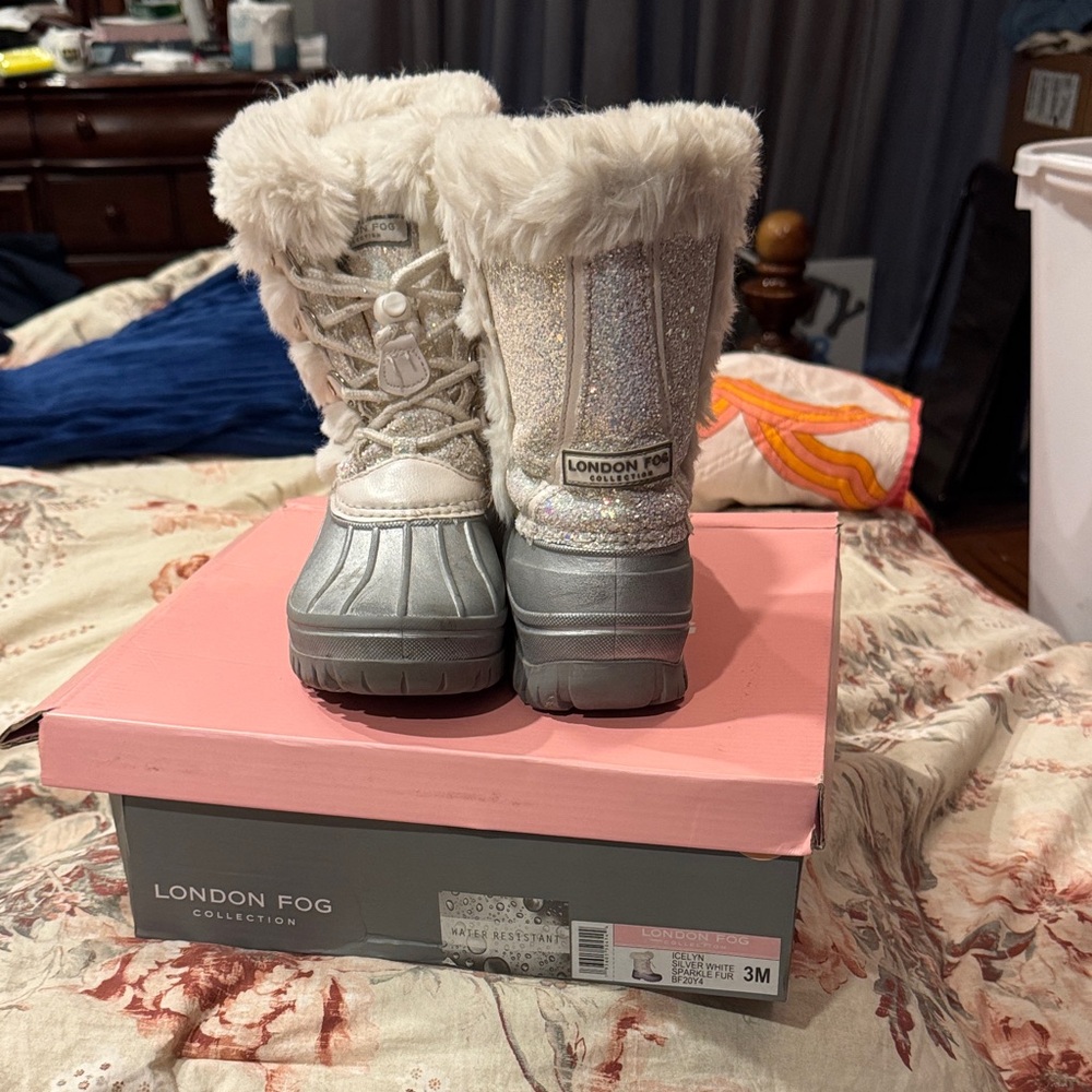 London Fog Glittery Silver and White Kids' Boots